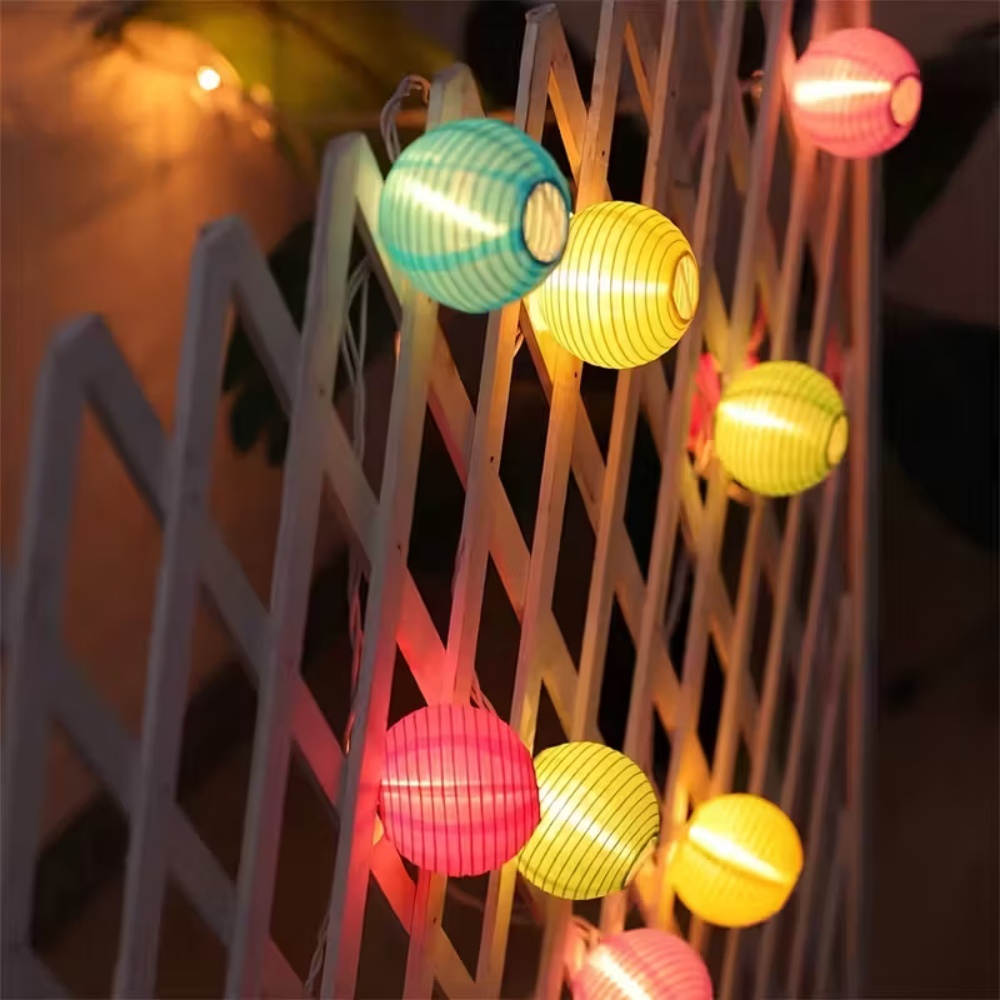 Luci a stringa con lanterne di - Lantern Paper Solar recensione e prezzo