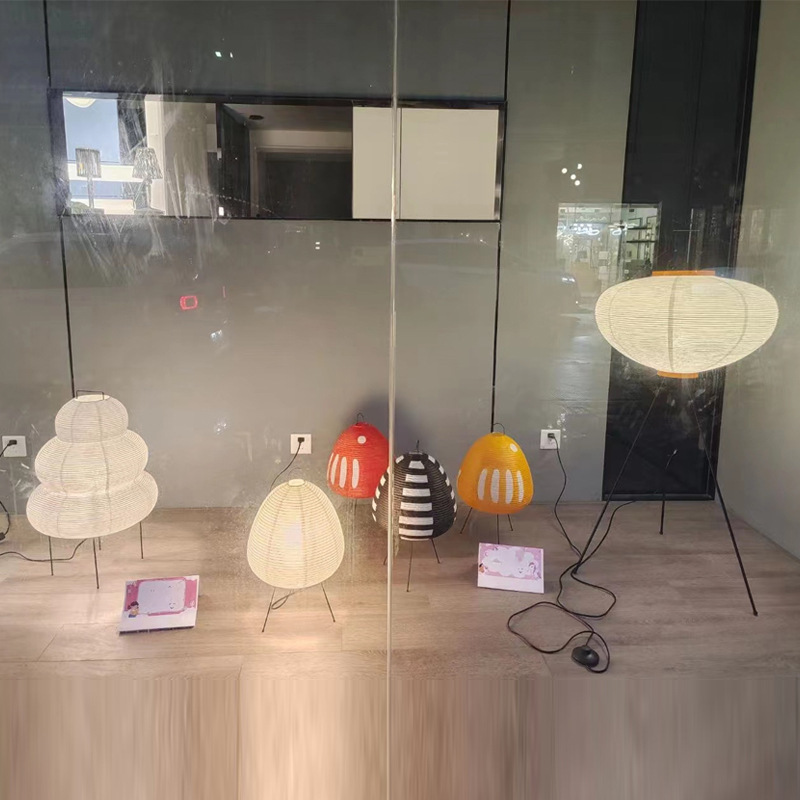 Lampada da terra Lampada da ta - Lantern Paper Solar recensione e prezzo